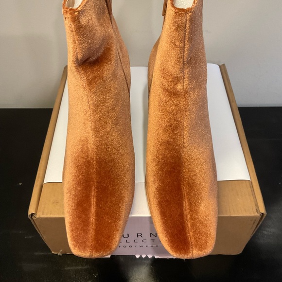 Journee Collection Hazara Bootie
NIB Size 6 - Picture 10 of 12